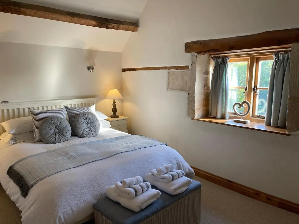 The Cider Barn - Spacious First Floor Apartment Set Within Barn Conversion Cheltenham United Kingdom